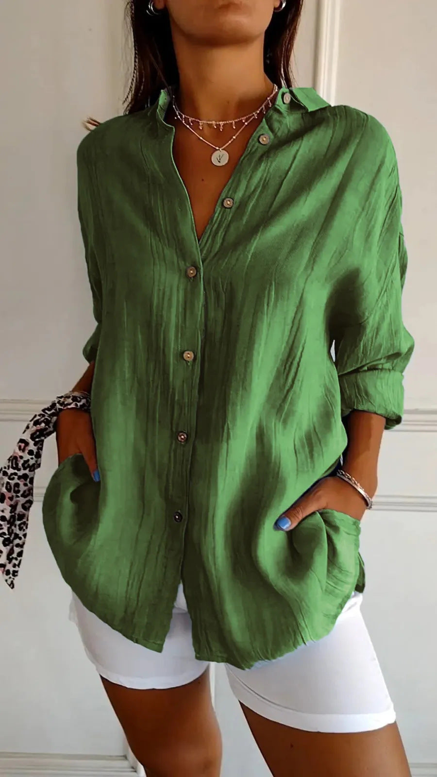 Camisa com Botões, Solapa e Mangas Compridas