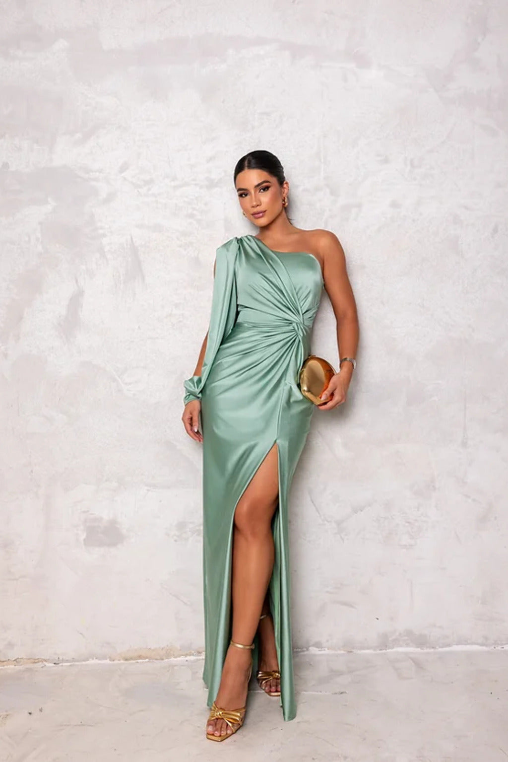 Aura Divine - O Vestido Elegante