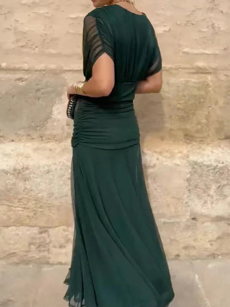 Luana - Vestido elegante com decote em V