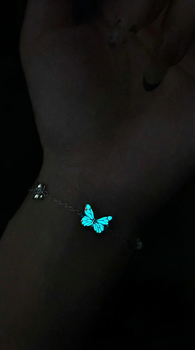 Elise - Pulseira Charm de Borboleta