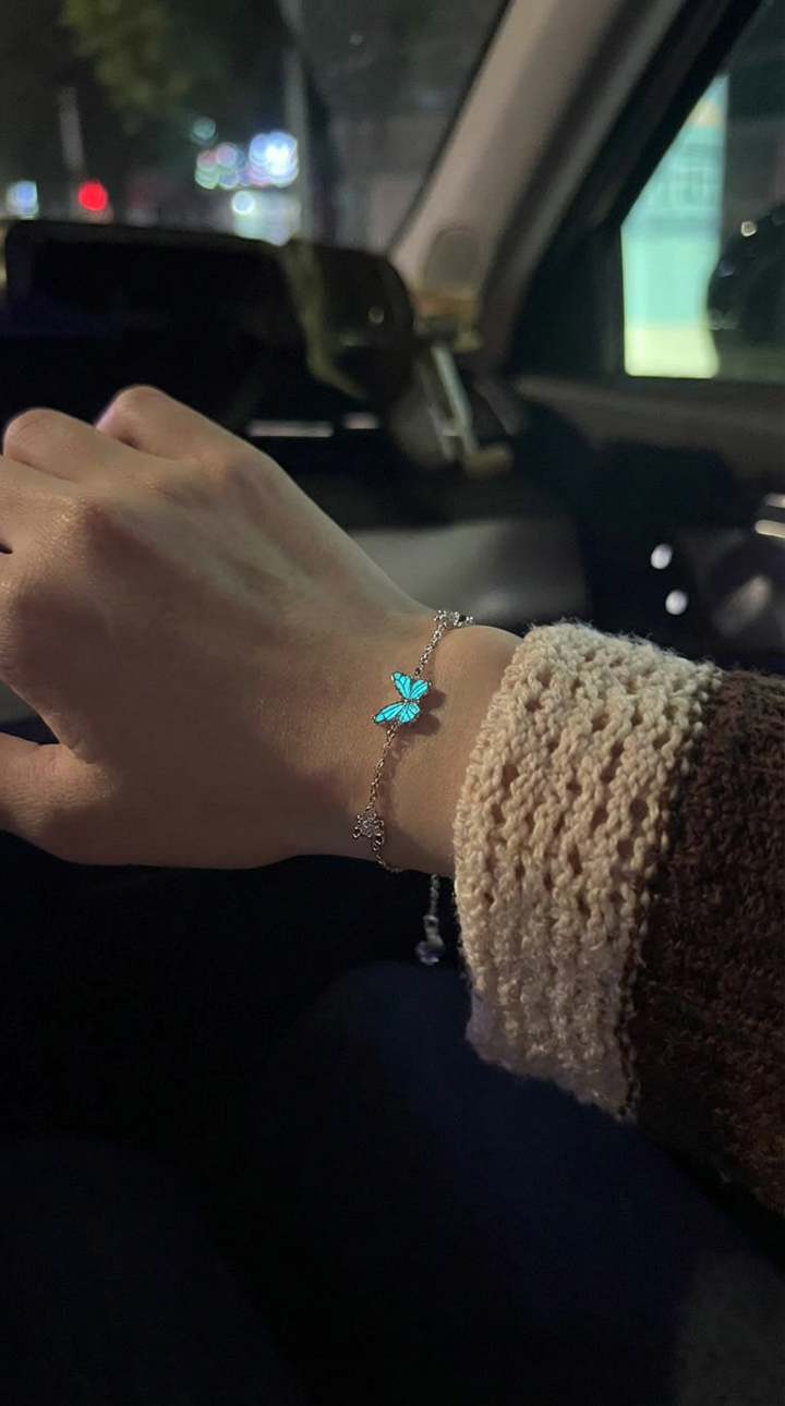 Elise - Pulseira Charm de Borboleta