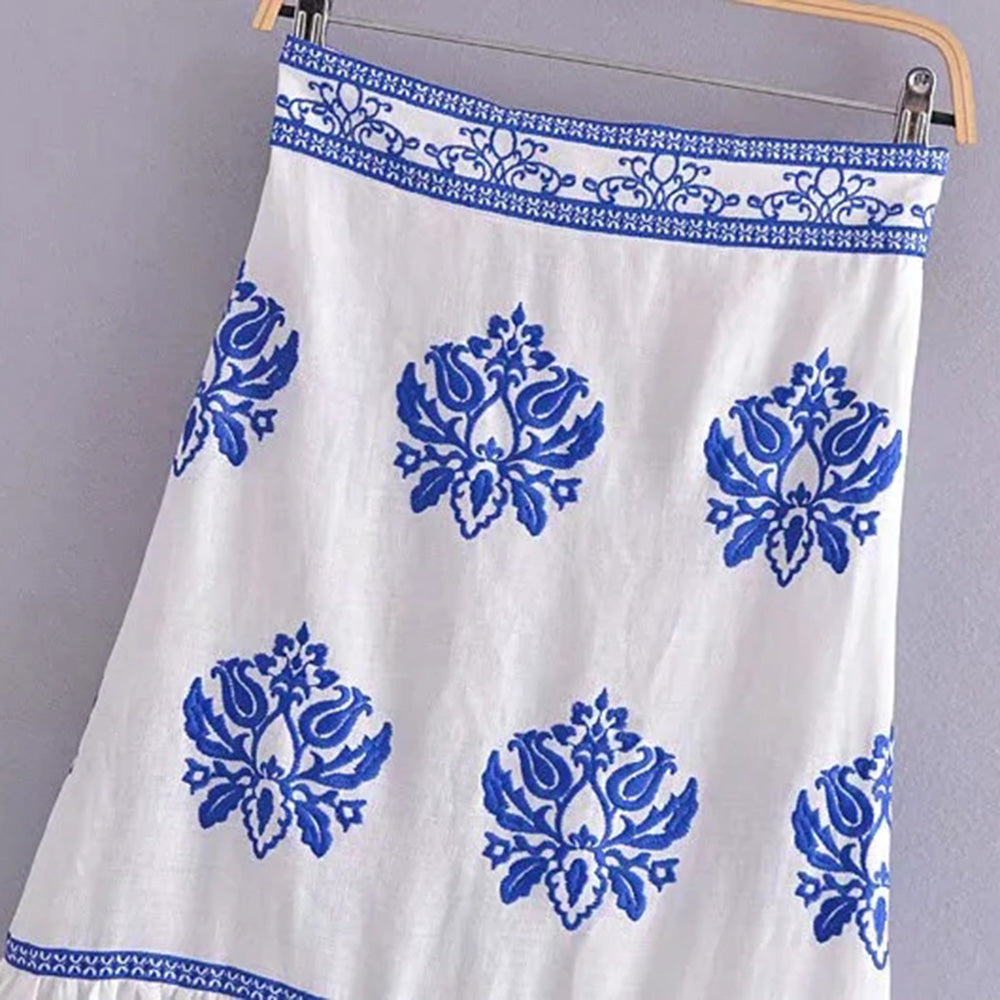 Saia Azul e Branca